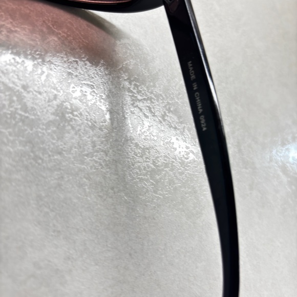 Vans Out There pink hue glasses Black Sunglasses with Pink Lenses - Picture 5 of 8